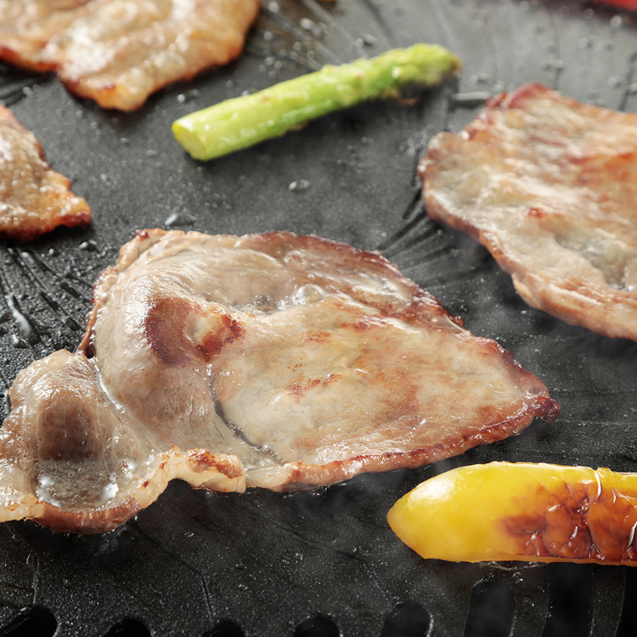 ＜松阪豚専門店　まつぶた＞松阪豚　焼肉用（肩ロース・リブロース）各300ｇ