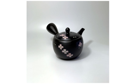 春秋　23号艶黒棗線帯花水木急須　4-596｜陶器 やきもの 焼き物 手作り 職人 春秋窯 鋳込み 伝統工芸品 工芸品 茶器 茶道具 急須 常滑焼 日本六古窯 キッチン用品 日用品 食器 雑貨 ティーポット 日本茶 緑茶 モダン 丸よ小泉 日本製 愛知県 常滑市