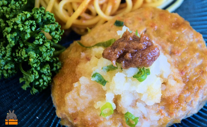 調味料として、いつもの料理に加えるだけで、魚介の旨味も広がる美味しさに！