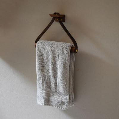 ふるさと納税 河内長野市 本革タオルホルダー ウォールナット ブラック 国産レザー Teha’amana |  | 01