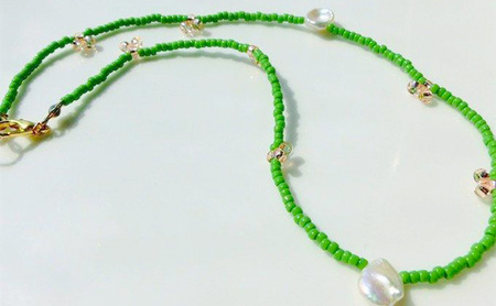 peace necklace -green & pearl- ネックレス アクセサリー 1個【シンプル グリーン ピンク パール ビーズ 可愛い ハンドメイド 手作り  職人 上品 大人な雰囲気 ギフ