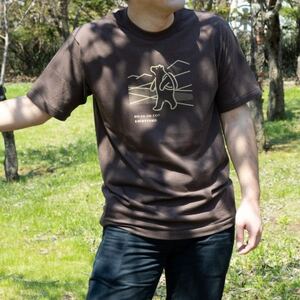 「知床トコさん」×久米繊維　コットンTシャツ　トレッキング柄　Lサイズ　半袖【配送不可地域：離島・沖縄県】【1629405】
