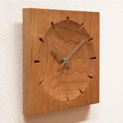 ふるさと納税 常陸大宮市 【家具蔵】時計 ソアレ角(大)チェリー材 |  | 01