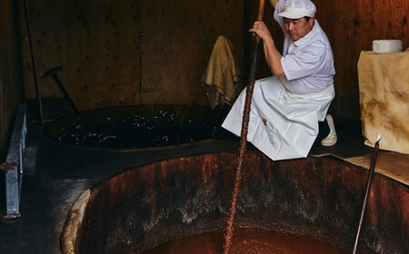 素材の「素顔」を、美しく引き立てる。うすくち醤油500ml×2本│調味料 醤油 しょうゆ うすくち 和食 ギフト 島根県雲南市/有限会社紅梅しょうゆ[AICV023]