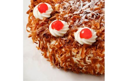 洋菓子店カサミンゴーの高級洋菓子 シュヴァルツベルダー キルシュトルテ 15cm 