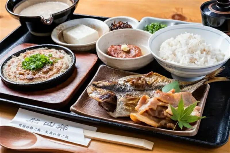 解凍するだけ！毎日の新しい健康習慣に！自然薯味付とろろ100ｇ５ｐセット【とろろ 極上とろろ 山芋 お家用 家庭用 国産 セット商品 自然薯 味付とろろ 神奈川県 小田原市 とろろ】