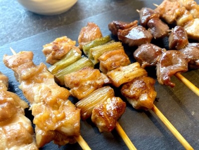 【1253】鳥取のチキンステーキ(フルーツ)と焼き鳥セット