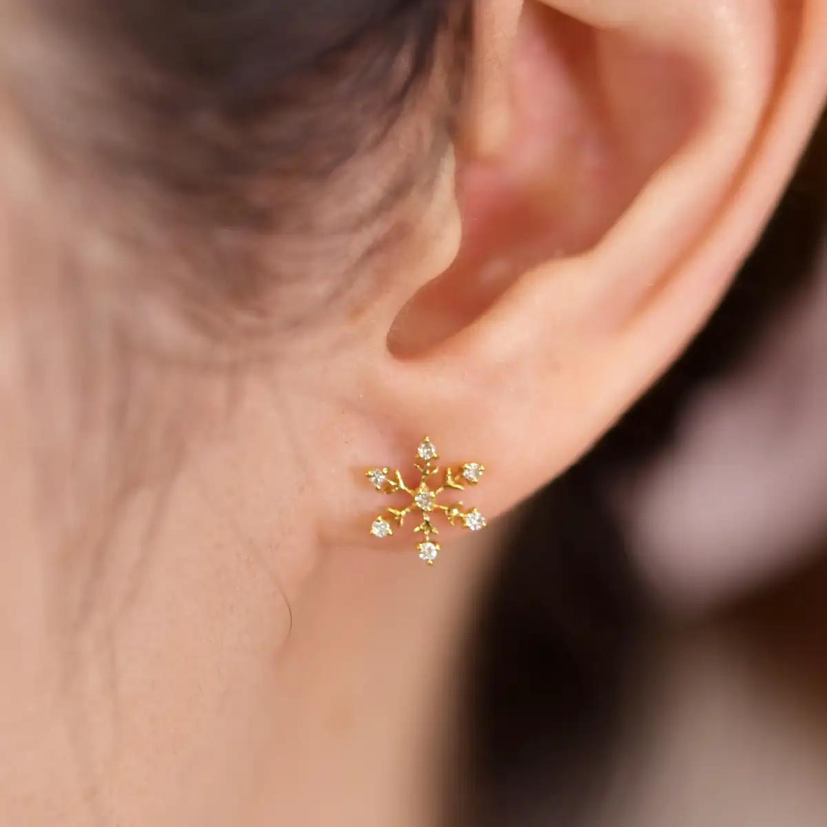 K18ダイヤブリリアントスノーピアス0.1ct　A5061 260-010