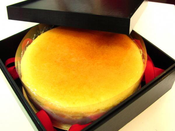 【ふるさと納税】重箱入り京風はんなりチーズケーキ（18cm）お菓子 洋菓子 スイーツ チーズケーキ チーズ ケーキ スフレ 贈答 贈り物 母の日 父の日 プレゼント お取り寄せ ギフト