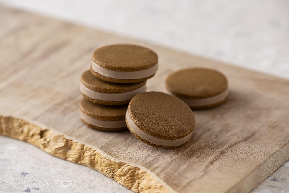 《9月末までの限定寄付額》【あら、りんご。】りんごバタークッキー チョコ 5個［ りんご スイーツ お菓子 バタークッキー(フィナンシェ) 林檎 人気 おすすめ お取り寄せ ギフト プレゼント 贈答 バター クッキー 青森 ］ 261009_A-UB002