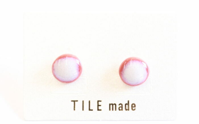 
            【美濃焼】 ピンクむら タイル ピアス 直径10mm 瑞浪市 / TILEmade タイル アクセサリー ハンドメイド [AZCD022]
          