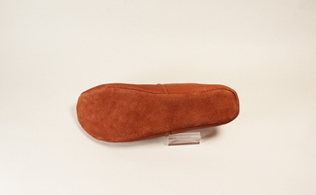 【KUTSUNE〈クツネ〉】ルームシューズ（革製・バブーシュタイプ）(サイズ：M(24.0-24.5cm)、カラー：黒)