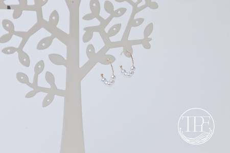 真珠 ピアス 4.0mm K18 パール アクセサリー あこや真珠 ジュエリー ギフト 贈り物 贈答 プレゼント 普段使い 人気 誕生日 記念日 お祝い 三重 伊勢 志摩 / 養殖場　ベビー5粒フープピアス