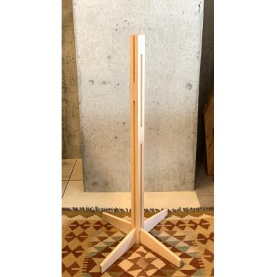 ふるさと納税 交野市 北欧調の木製ポールハンガー100cm(メープル材)コートやカバン、帽子をオシャレに掛けられる♪ |  | 01