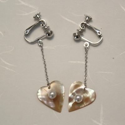 ふるさと納税 志摩市 貝と真珠　イヤリング【ハート:アワビ】