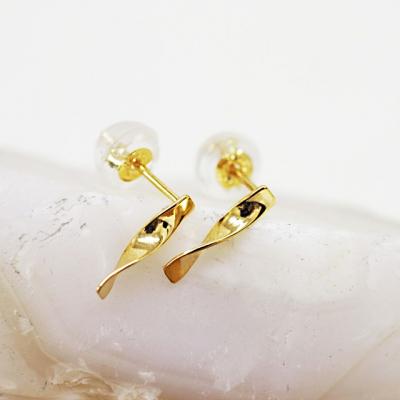 ふるさと納税 甲府市 K18 ねじり地金ピアス 05422 |  | 01