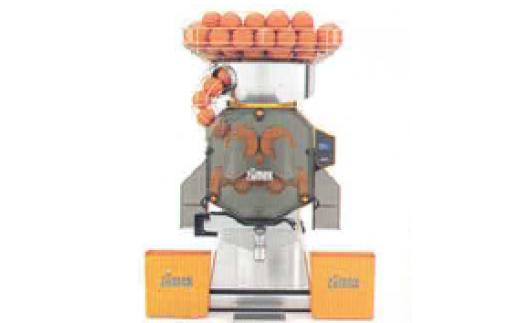 スペインから導入したZUMEXの新ジューサー