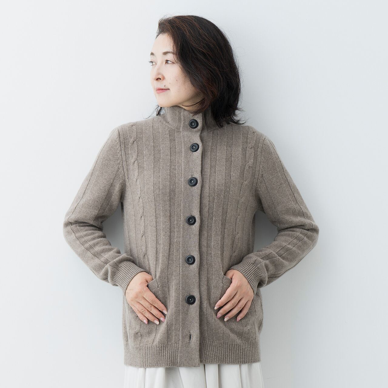 【ふるさと納税】 スタンドカラー ジャケット 女性用 M L カシミヤ100% レディース ニット セーター ギフト プレゼント 秋 冬 長袖 最高級 薄手 無地 シンプル ≪白田のカシミヤ≫