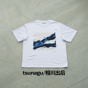 ＜新登場＞VOICE GATHERING アートプリントT-Shirt(tsunagu・Lサイズ・1枚) Tシャツ 半袖 トップス ホワイト 白 クルーネック M L サイズ アート デザイン 前面 