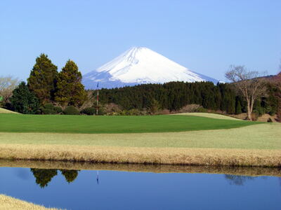 【平日ゴルフ利用券】芦の湖カントリークラブ  3名 1ラウンド セットランチ 富士山 ゴルフ場利用券