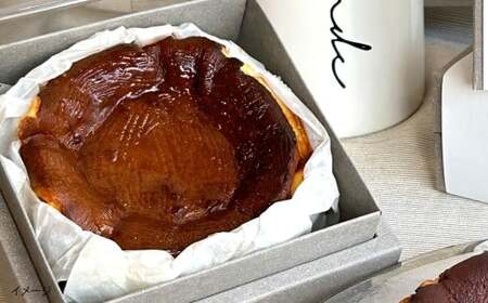 バスクチーズケーキ ホール 約350g×1個 スイーツ ケーキ チーズケーキ バスク クリーミー 贅沢 クリームチーズ バスク 誕生日 お祝い 特別 おしゃれ お菓子 なめらか 口溶け 冷凍 福岡県 