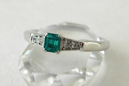 【ふるなび限定】【一点もの】Pt900　コロンビア産エメラルド（0.20ct）ダイヤモンドリング　K62　K06125-H　FN-Limited-SP