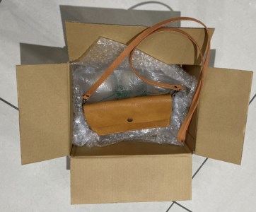 【八幡レザー 】お財布ポシェット（キャメル）【DP03SM】