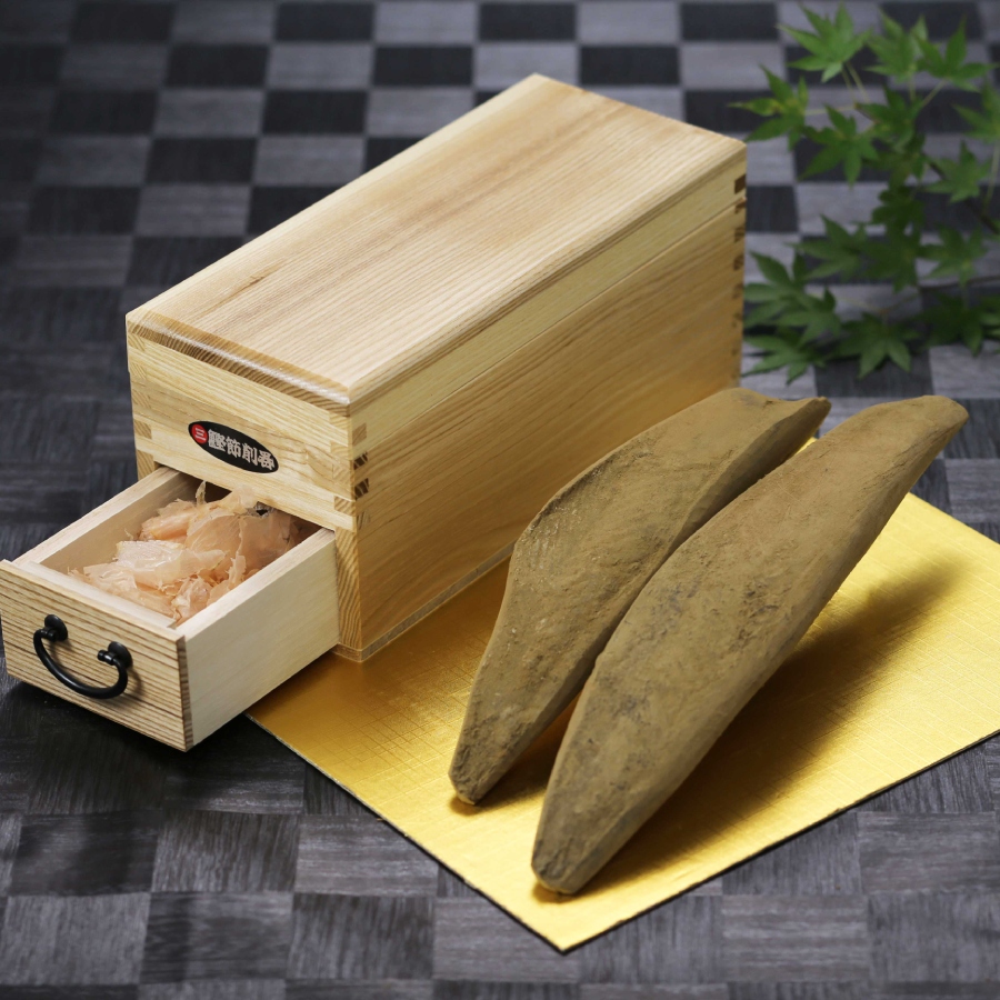 枕崎産本枯節＆鰹節削り器【いろり端】（IS-1）