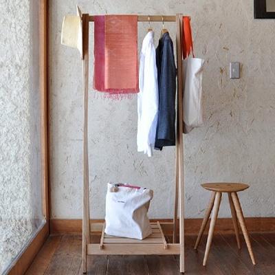 ふるさと納税 高山市 オークヴィレッジのハンガーラック　ナチュラル　〔国産材　木製家具〕 f146