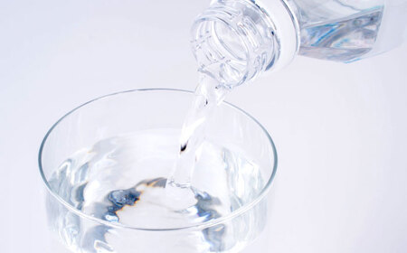 熊本 阿蘇山天然水 330ml  × 24本 1ケース 天然水 水 ミネラルウォーター 保存 2年 【丸富産業株式会社】[AYDB002]