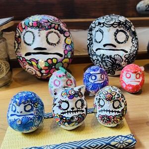 世界にひとつだけの手づくりだるま(縦約5cm×横約4cm)【1676717】