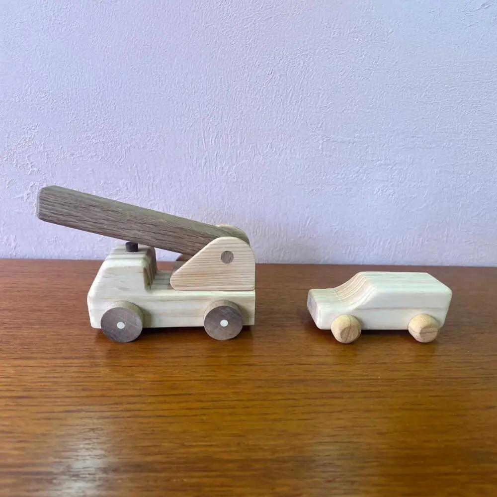 おもちゃ 家具職人が作った 木のくるま 2個セット [AIDE004]