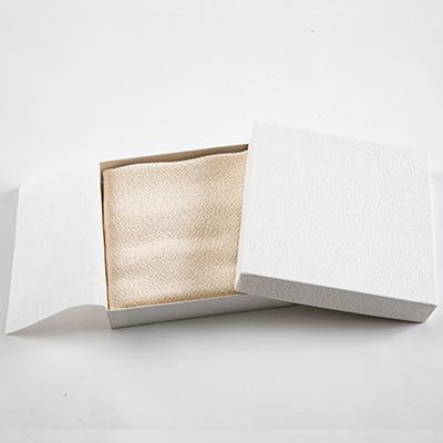ふるさと納税 与謝野町 洗える丹後ちりめん「ちりめん美人」シルククッションカバー(ベージュ) |  | 01