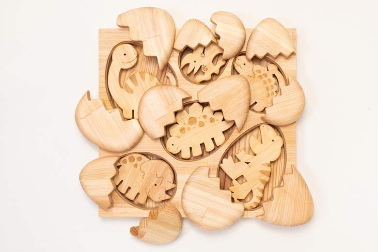 【木のおもちゃ】かくれんぼパズル きょうりゅう 名入れ可能