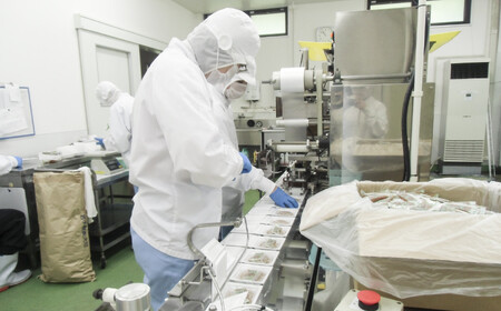 【定期便】北萩寮きたかみ納豆セット定期便 ６カ月 国内産 大豆 小粒 大粒 ?油タレ 味噌タレ 納豆 なっとう 毎月 健康 福祉 福祉支援 応援 障がい者福祉 岩手県北上市 ハートフルショップまごころ