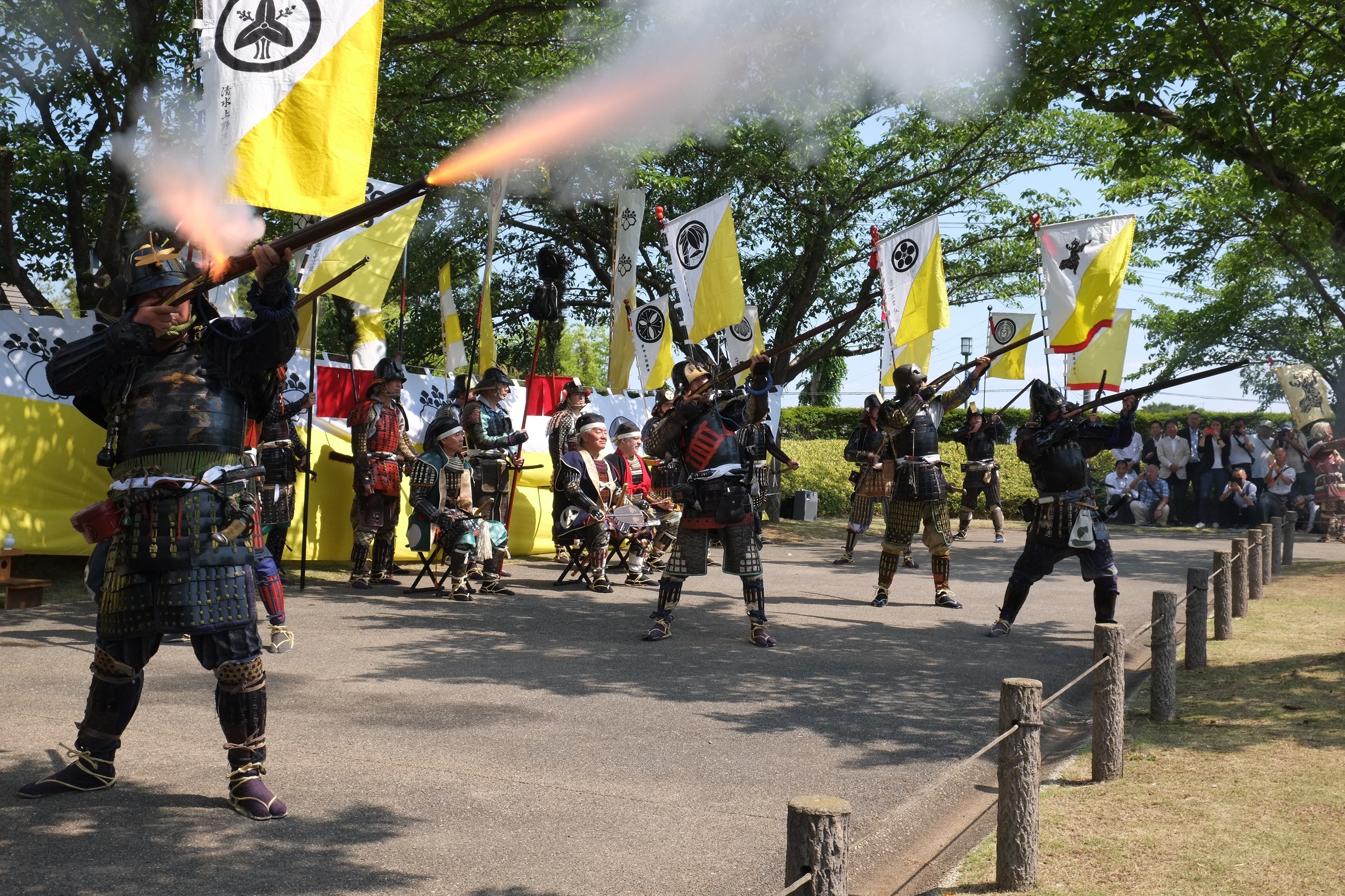 火縄銃演武に衛士役として参加