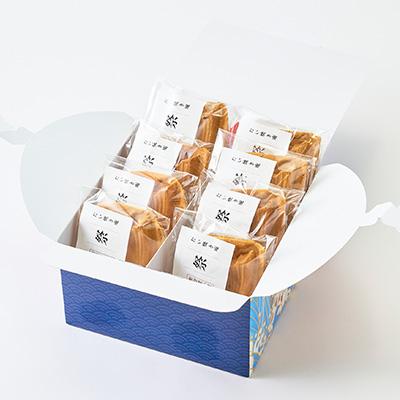 ふるさと納税 野々市市 冷凍たい焼き大漁箱 8個入り |  | 03