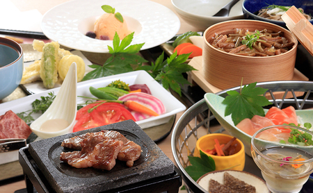 会津高原 星の郷ホテル 【平日限定】1泊2食付ペア宿泊券 チケット 自然 郷土料理 木の香り 和モダン リラックス 天然温泉 疲れ 癒し 満天 星空 