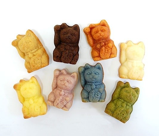 
            【岐阜のお菓子】しあわせをまねく「招き猫マドレーヌ」セット
          