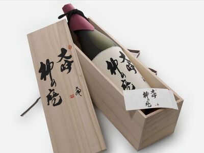 日本酒 大吟 神の座 1800ml ×1本 大吟醸 お酒 酒 地酒 一升瓶 大吟醸酒 吟醸酒 清酒 アルコール ギフト プレゼント 贈答 男性 女性 送料無料 1800 1.8L 青森 青森県 鰺ヶ沢