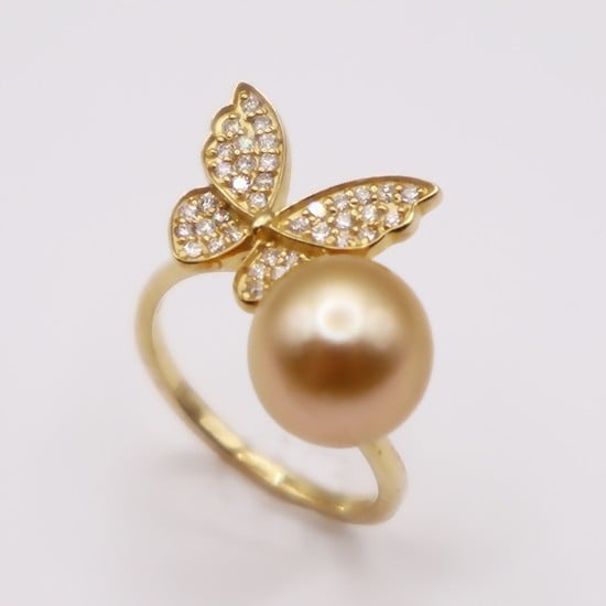 
            1960 K18　南洋ナチュラルゴールデン真珠9.0㎜up　ダイヤモンド0.22ct 　リング
          