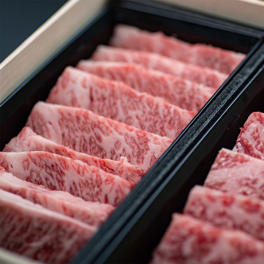 鳥取和牛ロースと三角バラの焼肉300g（ロース150g・三角バラ150g）