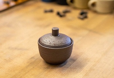 ［1496］どんぐりの塩壷と塩さじのセット（天日塩2袋付き）