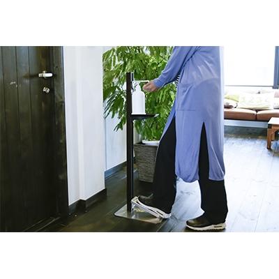 ふるさと納税 高岡市 足踏式消毒液スタンド　　組立完成品　ホワイト　1台/段ボール箱入り |  | 01