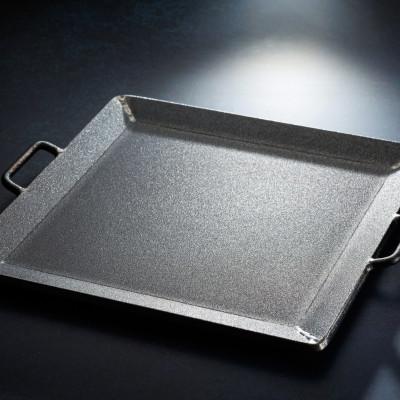 ふるさと納税 釧路町 金属加工のプロがつくるBBQ用 鉄板(縦25cm×横25cm/厚み6mm)<アウトドア/キャンプ> |  | 01