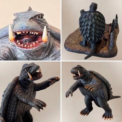 ふるさと納税 高石市 ガメラ対大悪獣ギロン〈オリジナル1点もの〉レジンキャスト製塗装済完成品 |  | 01