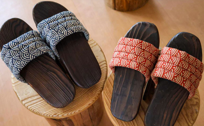 【選べるサイズ】日田下駄杉 紺色系(ムーン) 25～27.5cm　日田市 / 月隈木履工業所　日田杉 外履き サンダル [ARBJ012]