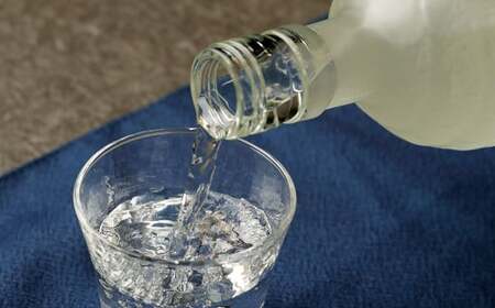 【3ヶ月定期便】25度銀座のすずめ白麹 720ml 2本 麦焼酎 焼酎 お酒 アルコール 熟成 まろやか 水割り ロック 大分県 定期便
