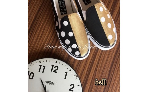 
                  手描きスニーカー「bell」ゴールド×ブラック 水玉柄 ワイズ 2E 22.0～28.0cm【受注制作】
                
