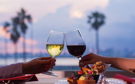 東京ベイ舞浜ホテル  ペア宿泊券  朝食付き プレミアム（専用ラウンジなど5大特典付き）